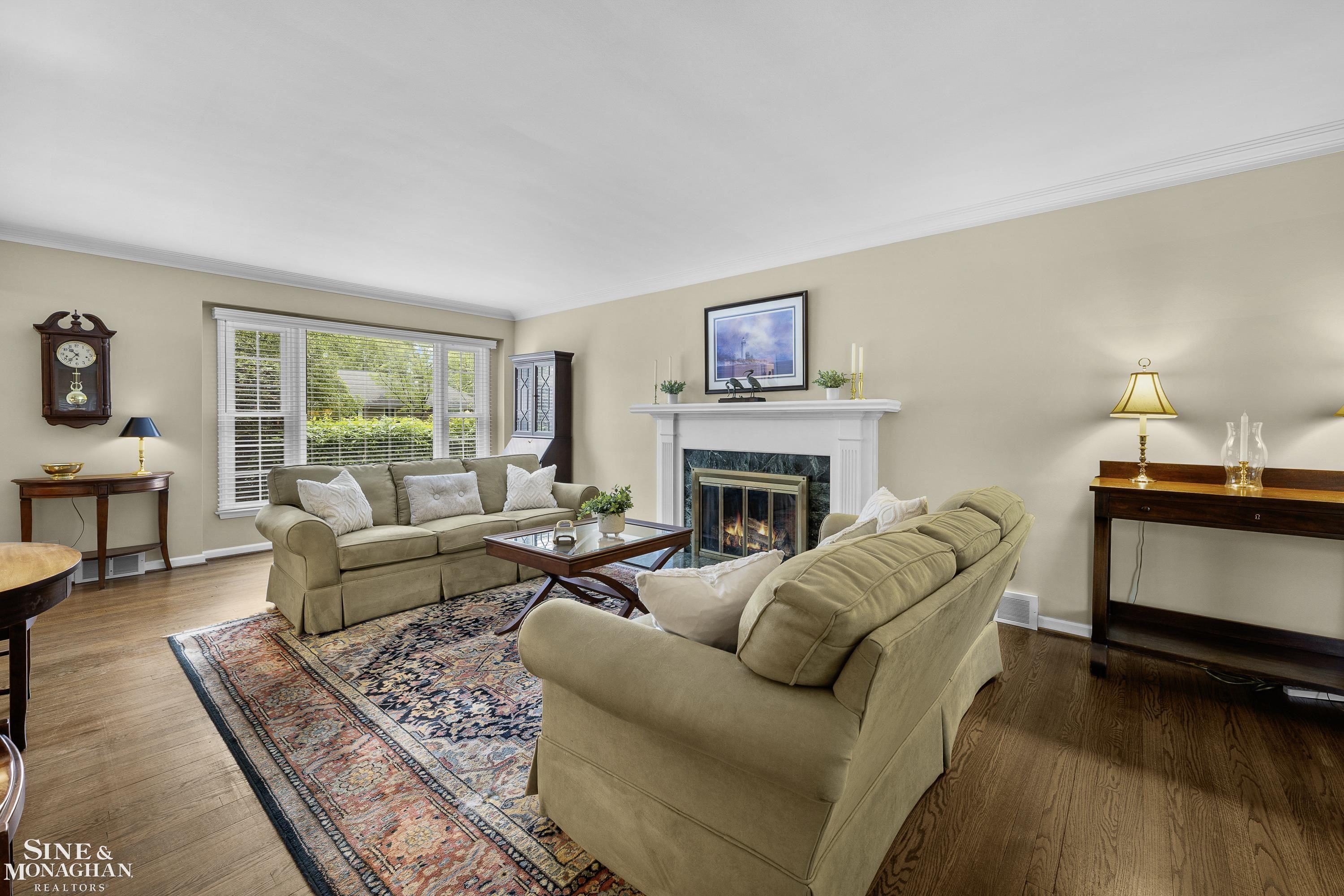 1427 North Renaud Road Grosse Pointe, MI 48236 - Photo 5 of 52 50175423-ea3710a3-1fd0-4531-a451-484688359721.JPG