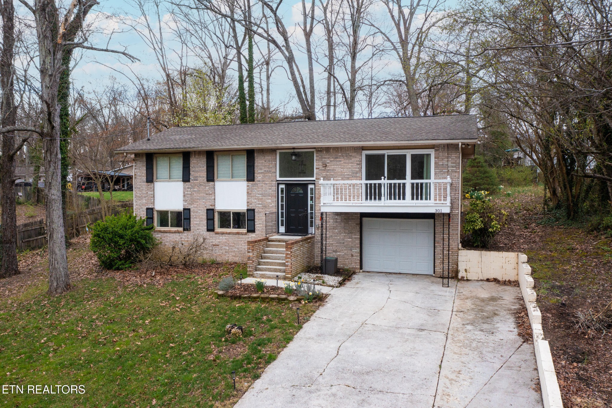 301 Oak Road Powell, TN 37849 - Photo 1 of 22 Gallery Image 1