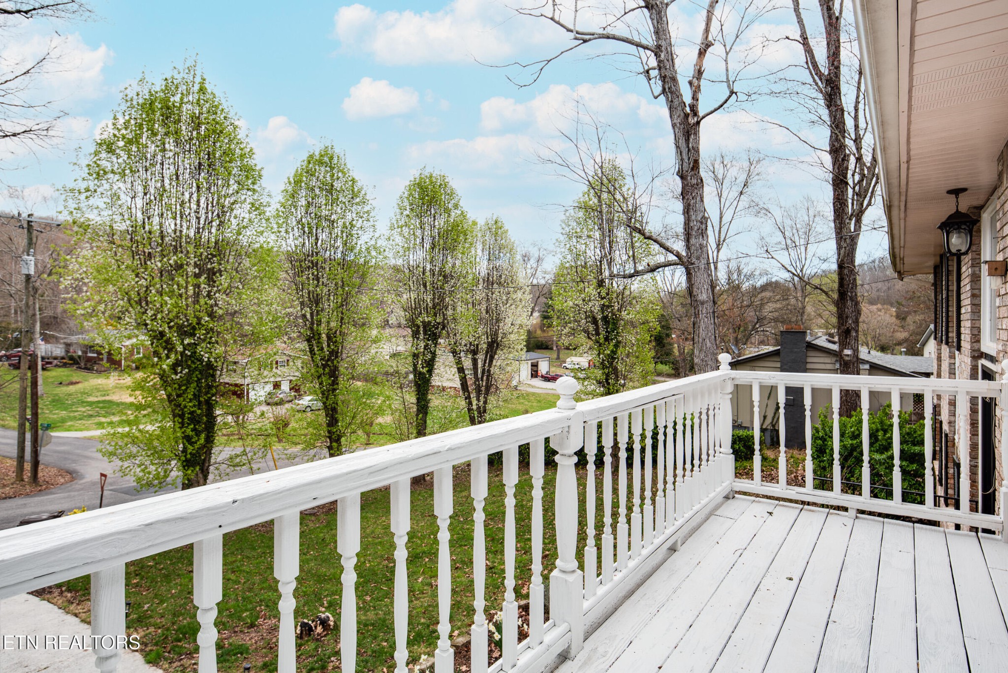 301 Oak Road Powell, TN 37849 - Photo 3 of 22 Gallery Image 3