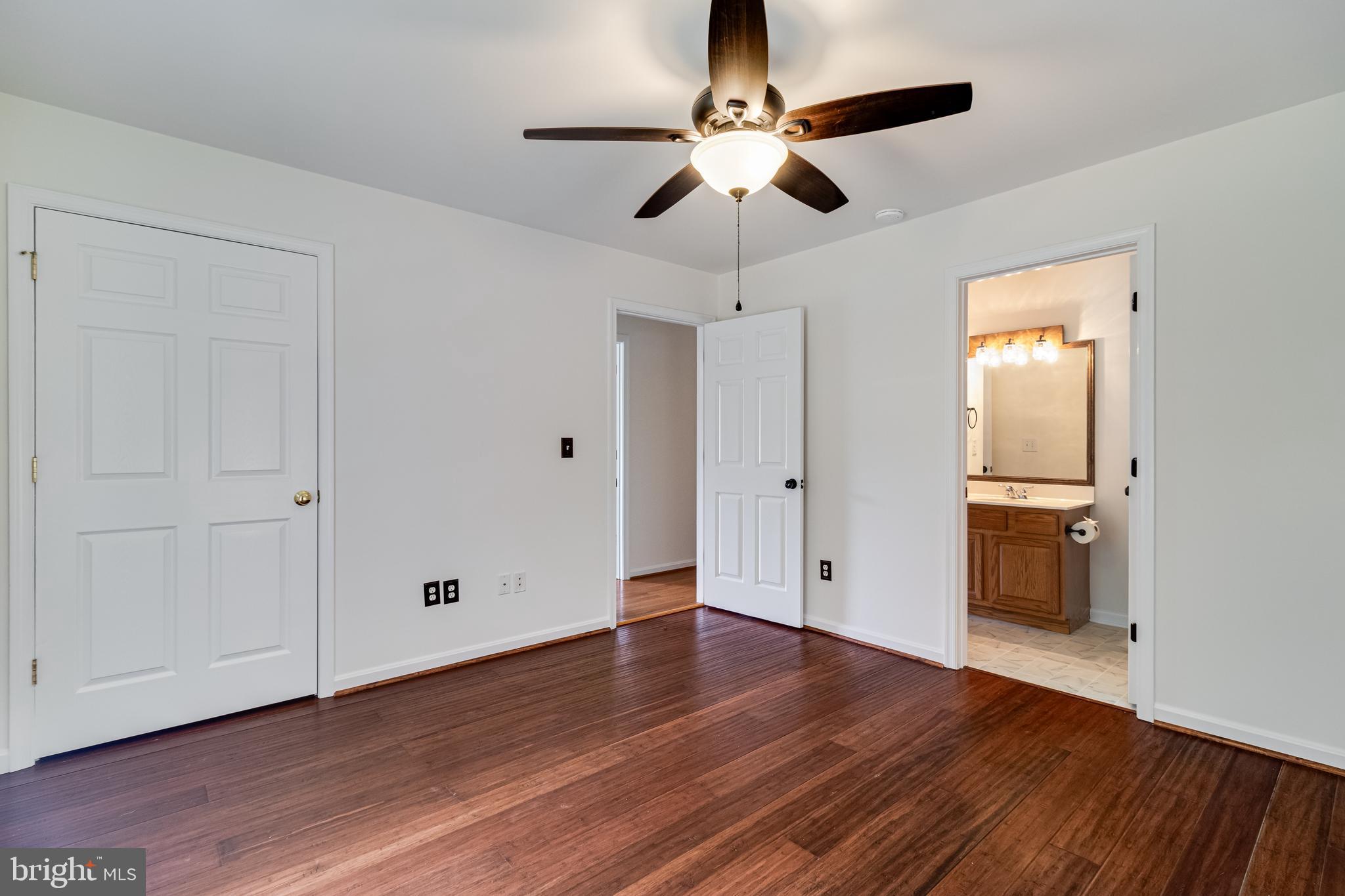 14479 Round Hill Road King George, VA 22485 - Photo 20 of 69 Bedroom/Jack and Jill bathroom