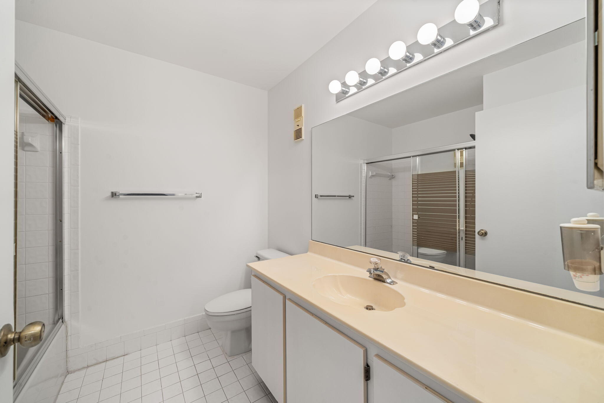 8030 Springside Court, Unit D Boca Raton, FL 33496 - Photo 17 of 39 2nd Bathroom