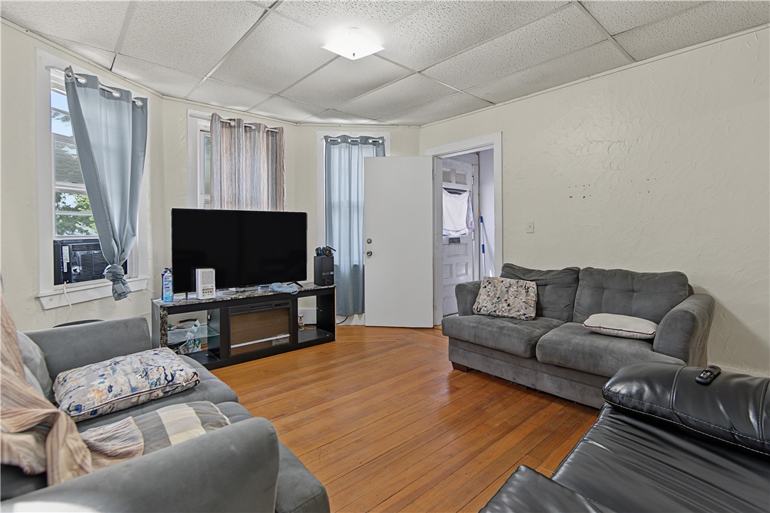 115 Woodward Road Providence, RI 02904 - Photo 14 of 29 Gallery Image 14