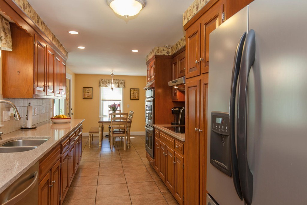 61 Chase Road Marlborough, MA 01752 - Photo 12 of 24 Gallery Image 12