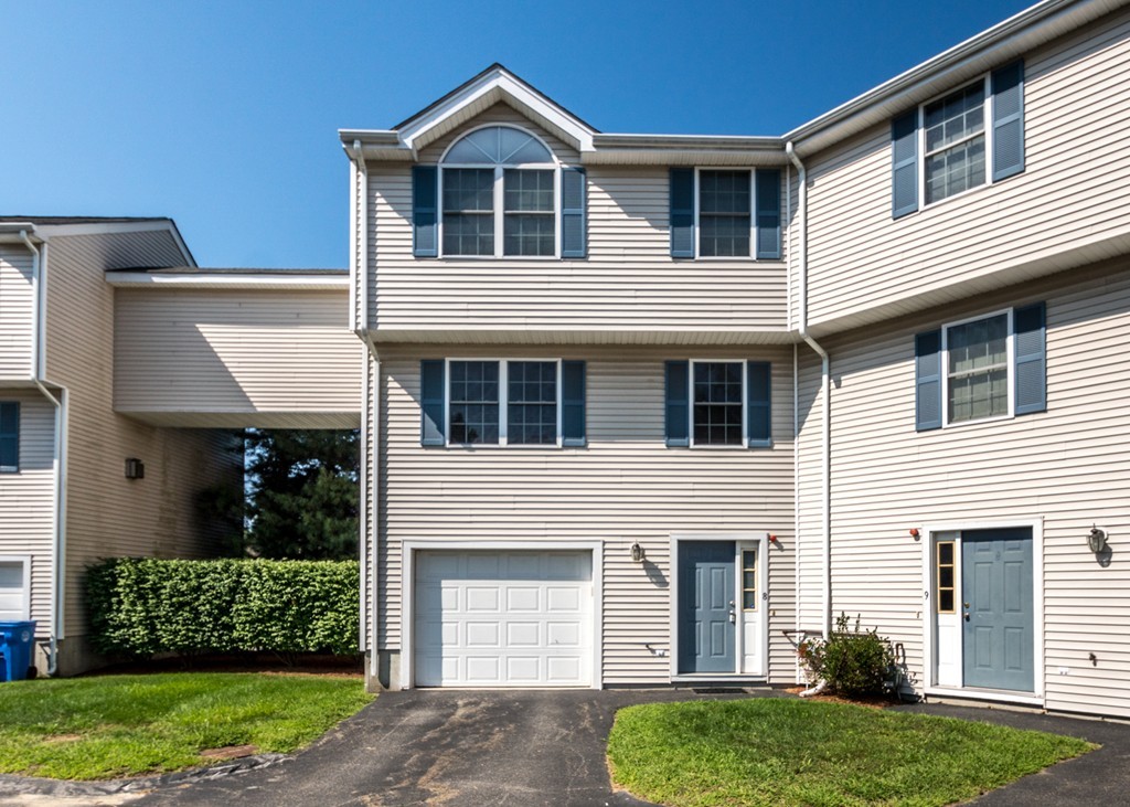 985 Trapelo Road, Unit 8 Waltham, MA 02452 - Photo 1 of 28 Gallery Image 1