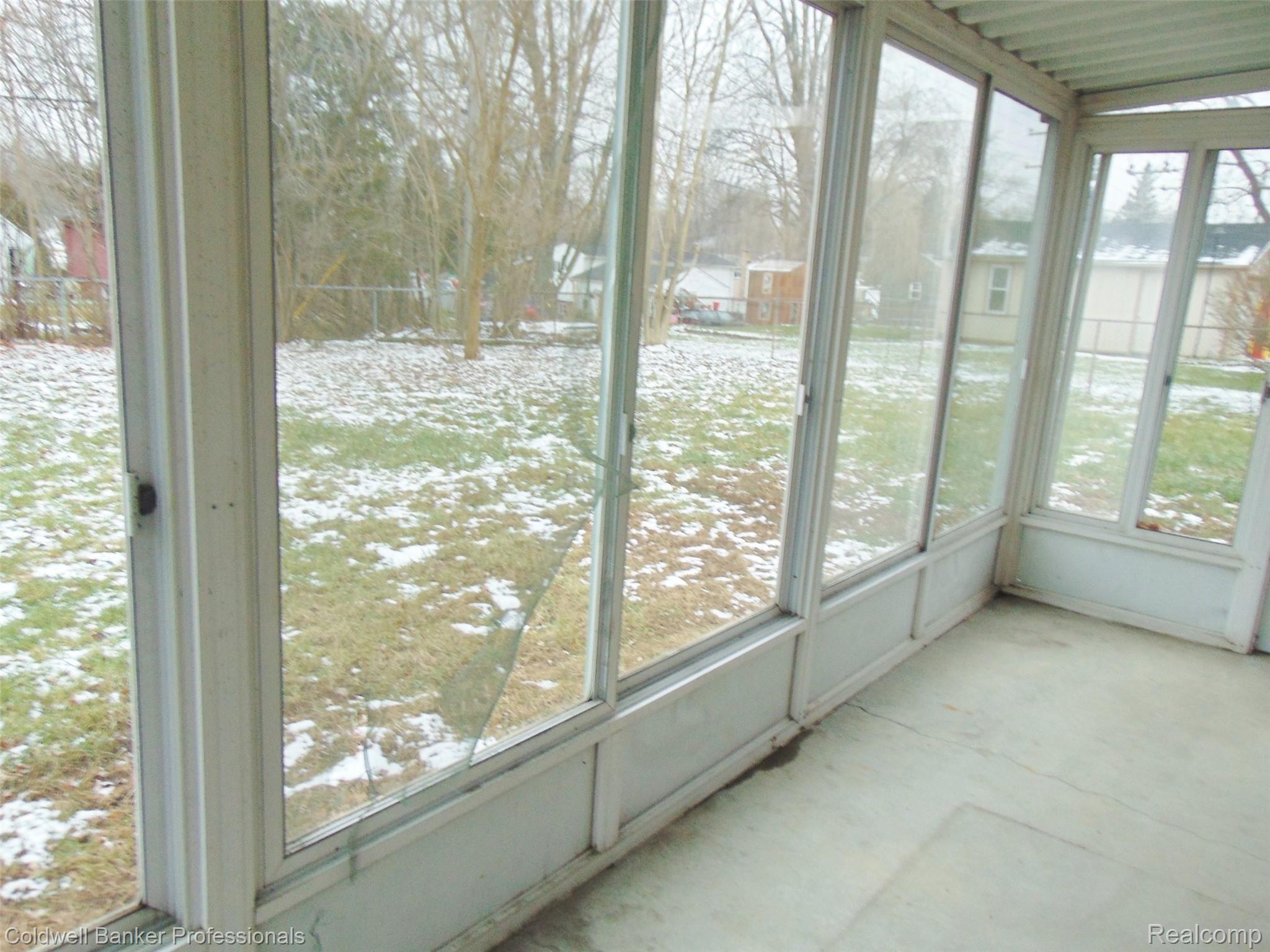 147 West Tienken Road Rochester, MI 48306 - Photo 13 of 49 screened-in porch