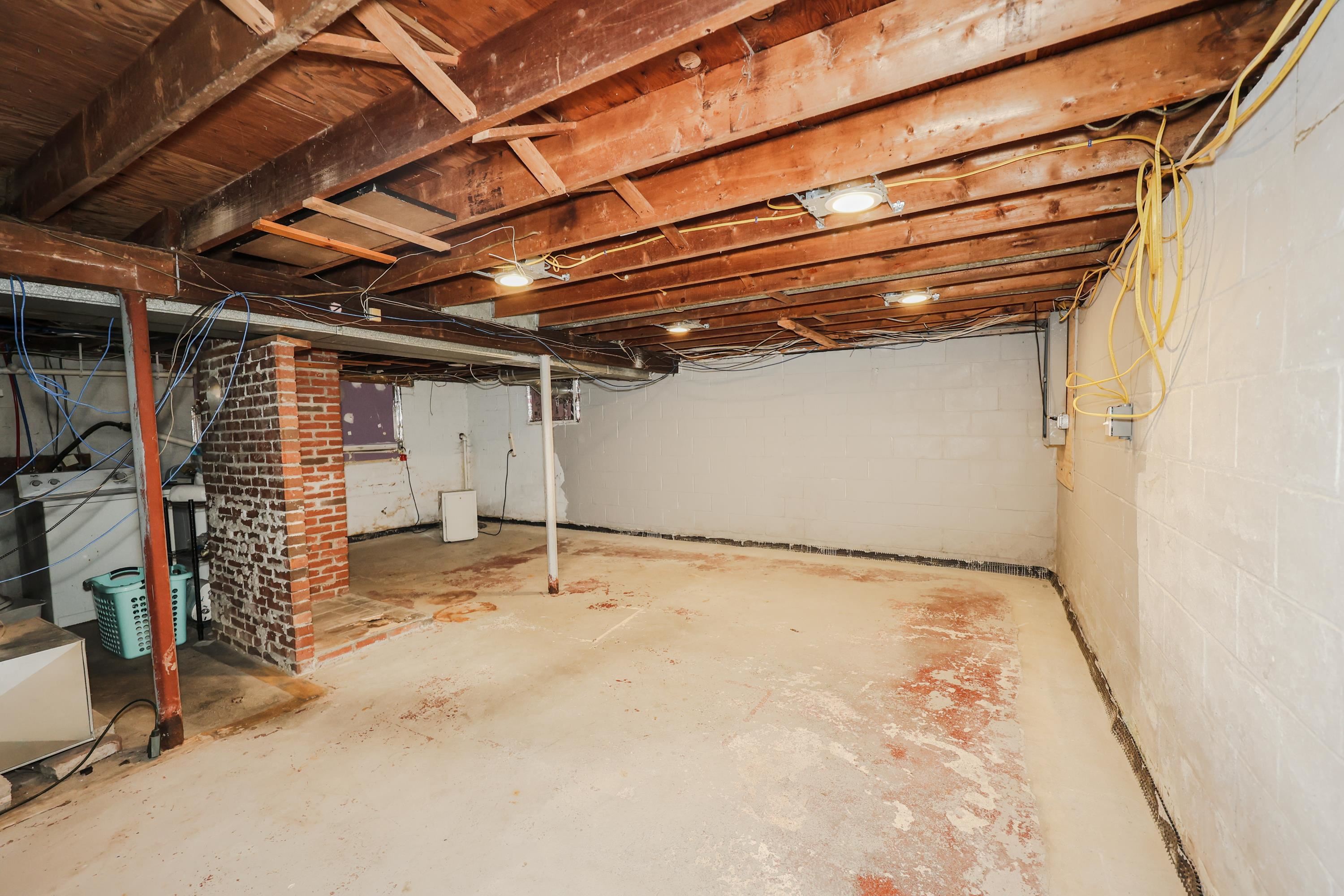 76 Jericho Road Pelham, NH 03076 - Photo 16 of 29