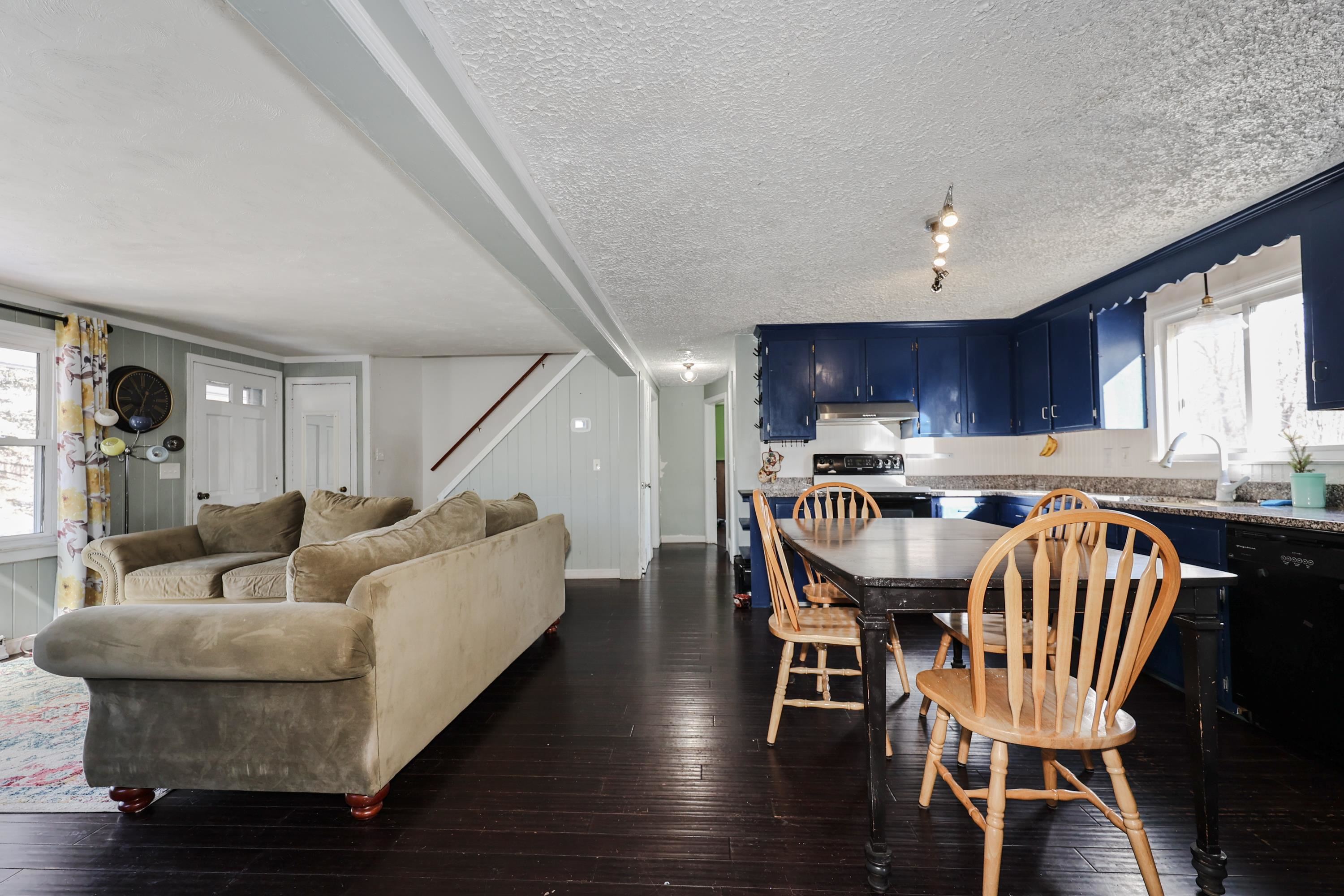 76 Jericho Road Pelham, NH 03076 - Photo 25 of 29