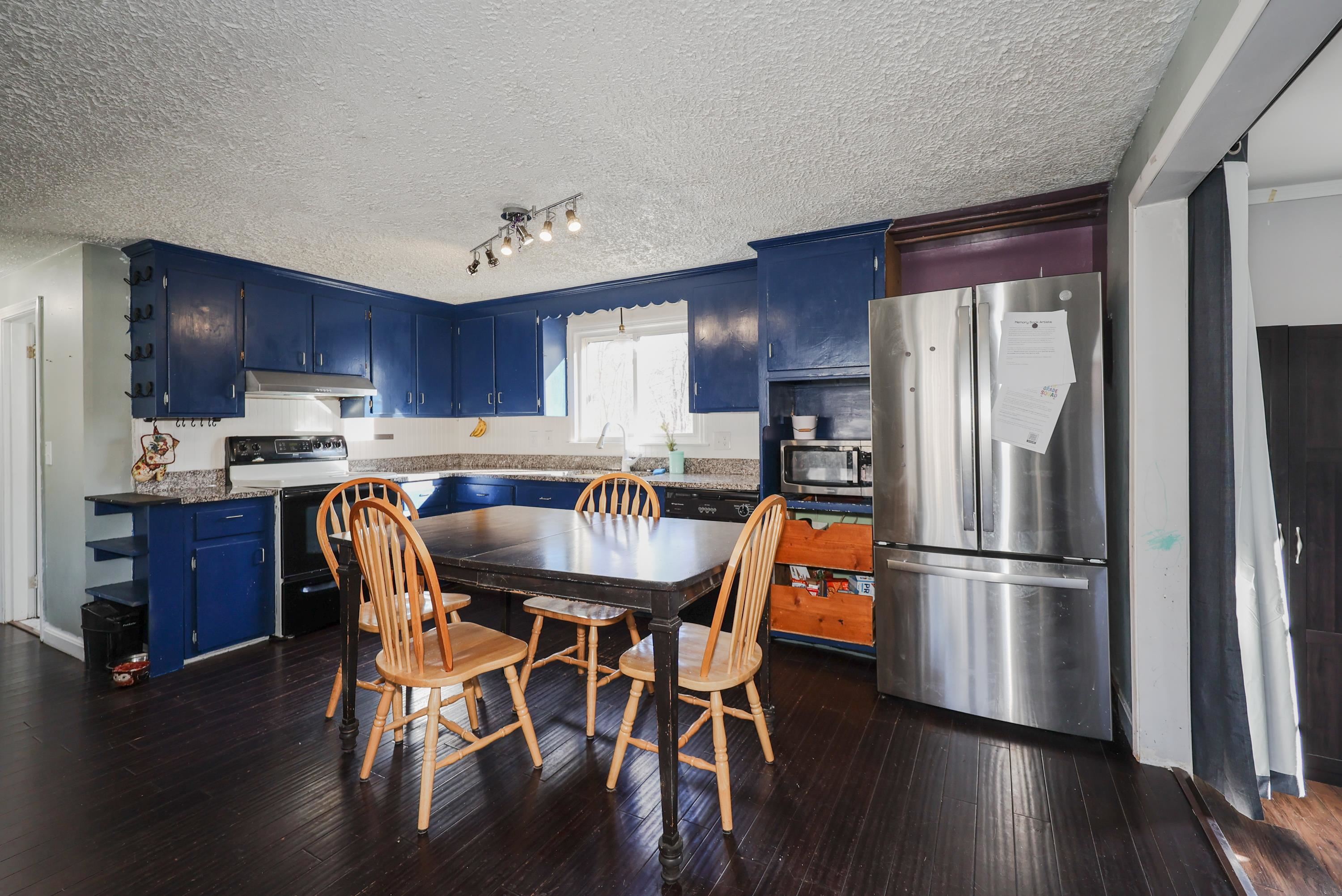 76 Jericho Road Pelham, NH 03076 - Photo 26 of 29