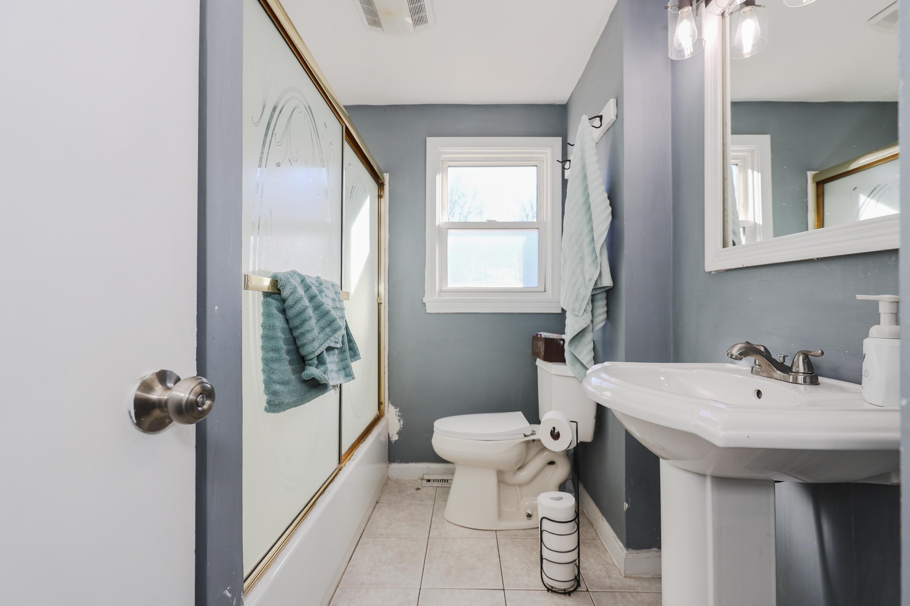 76 Jericho Road Pelham, NH 03076 - Photo 4 of 29