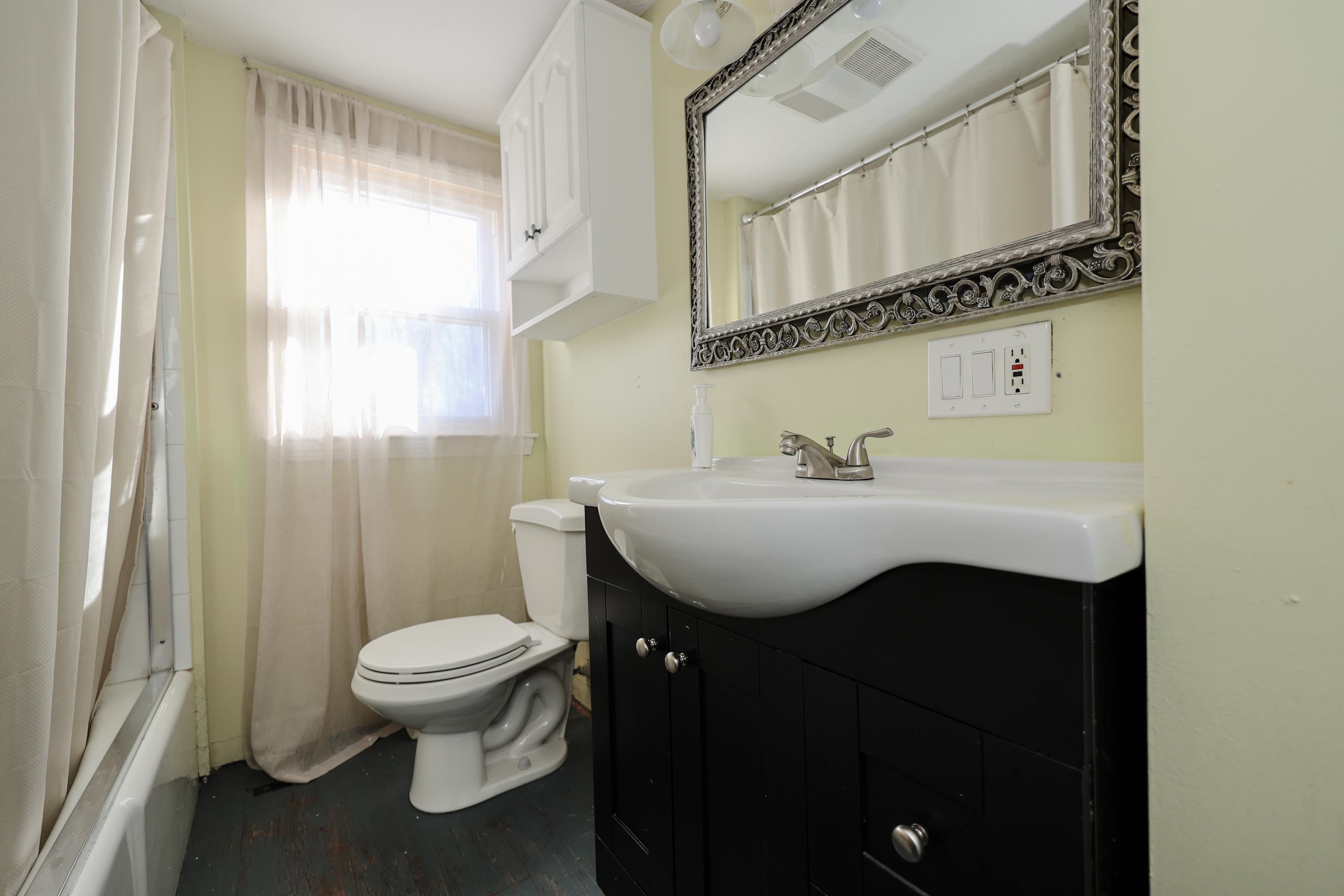 76 Jericho Road Pelham, NH 03076 - Photo 9 of 29