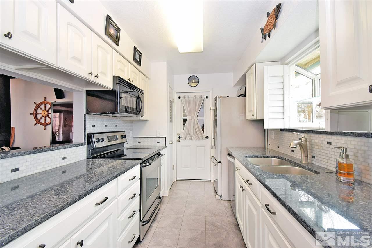 17580 Parrot Drive Reno, NV 89508 - Photo 9 of 38 Photo 9