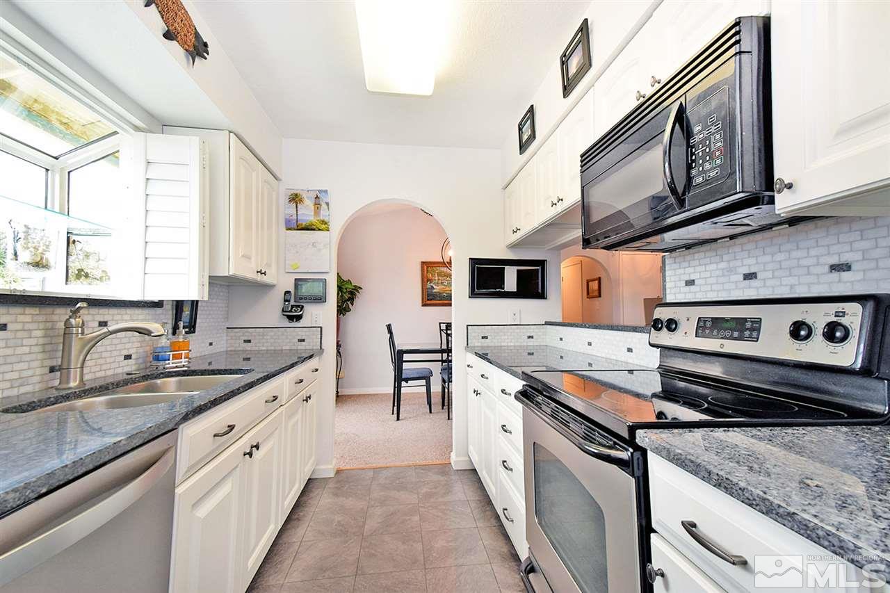 17580 Parrot Drive Reno, NV 89508 - Photo 10 of 38 Photo 10