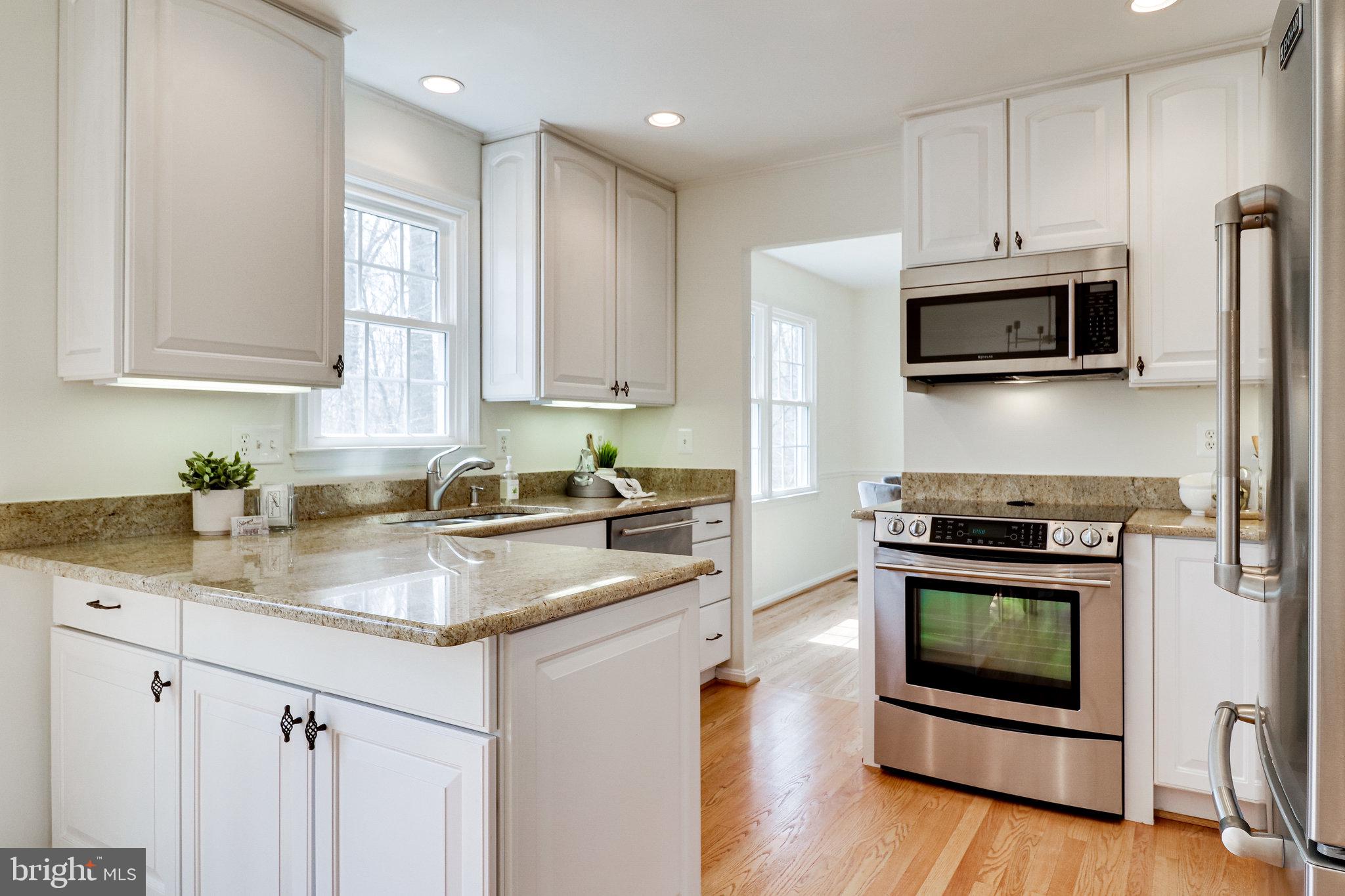 6951 Cottontail Court Springfield, VA 22153 - Photo 12 of 72 Granite countertops