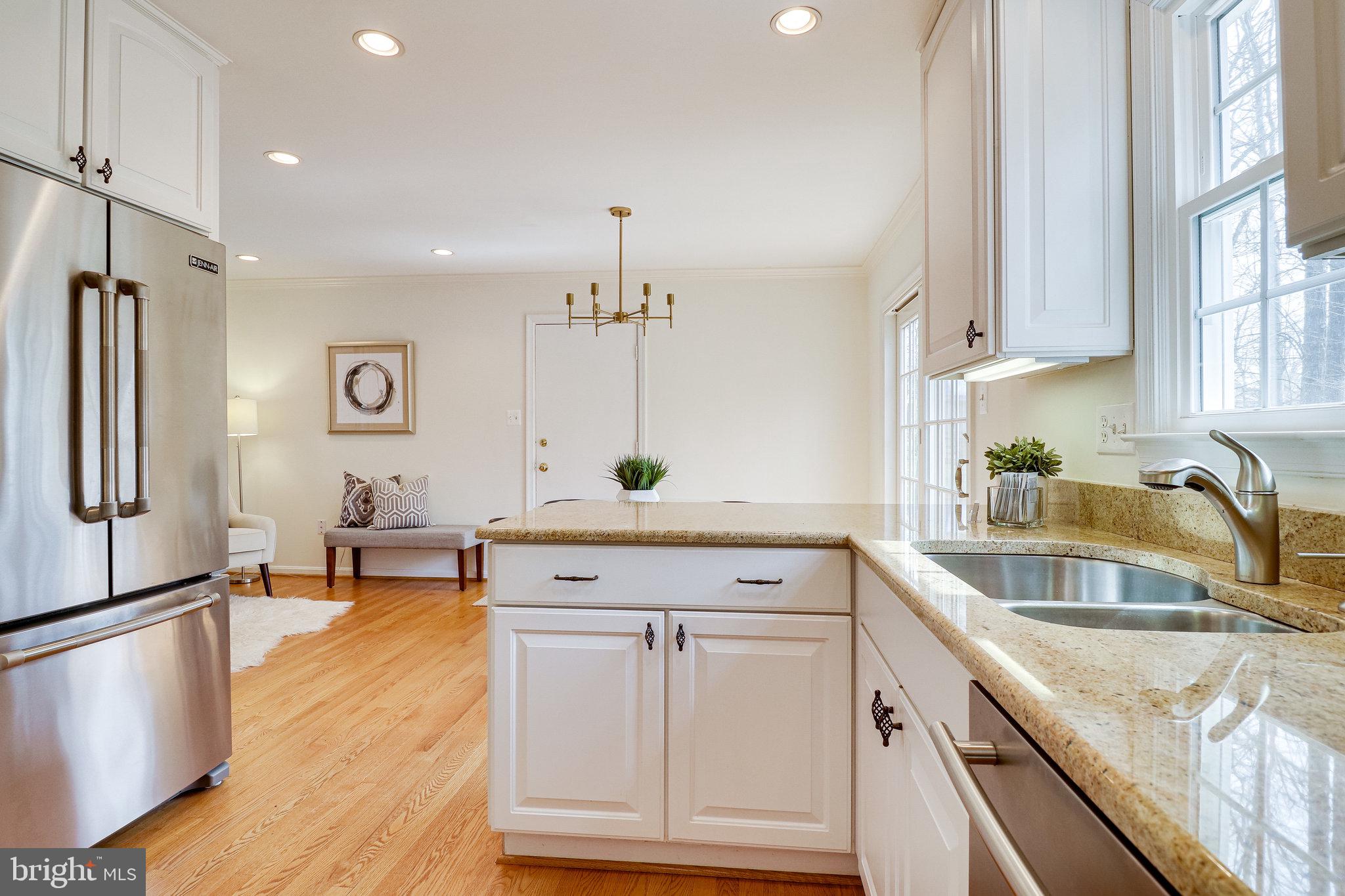6951 Cottontail Court Springfield, VA 22153 - Photo 15 of 72 Recessed lighting