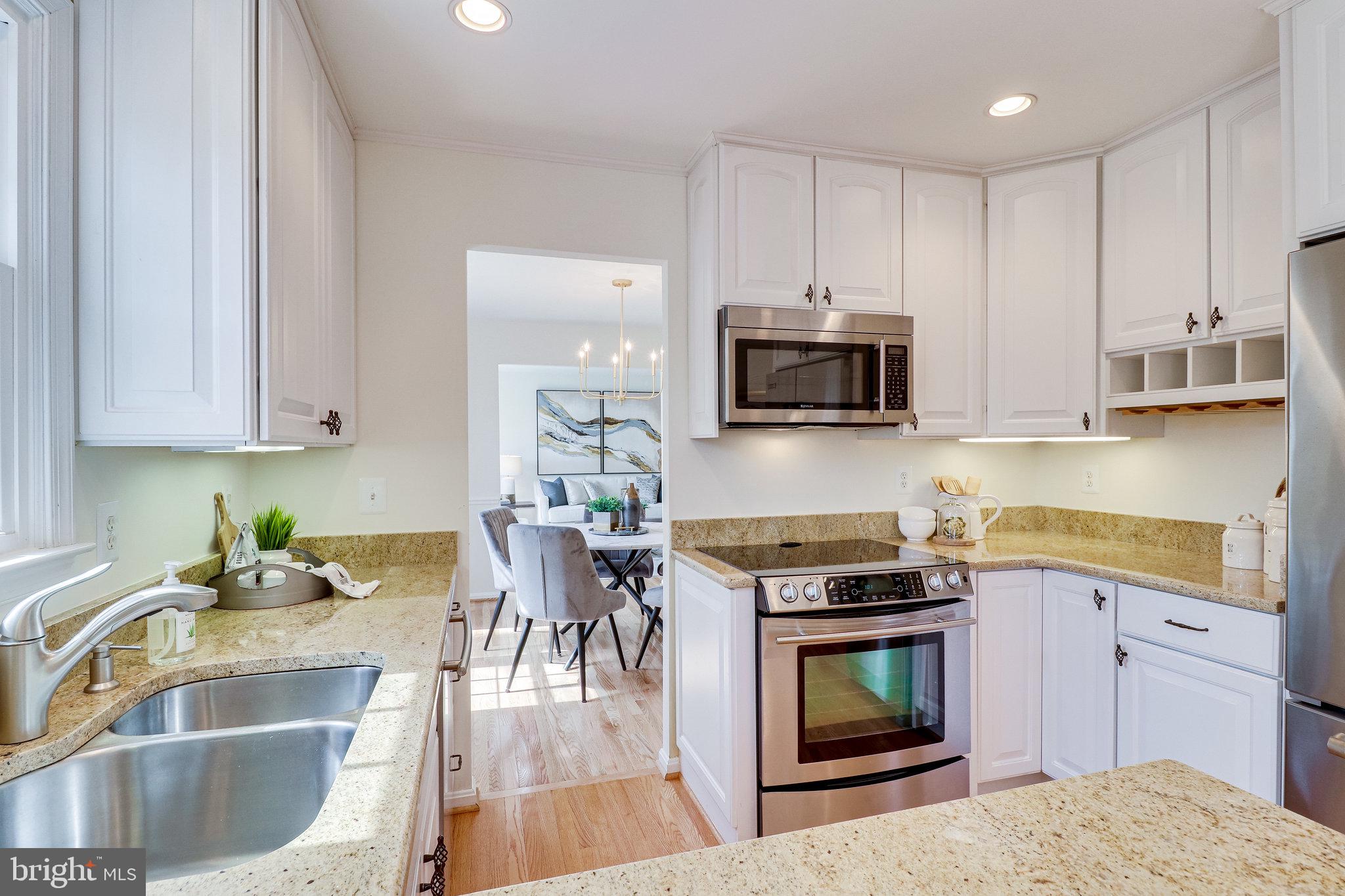 6951 Cottontail Court Springfield, VA 22153 - Photo 17 of 72 Self cleaning oven