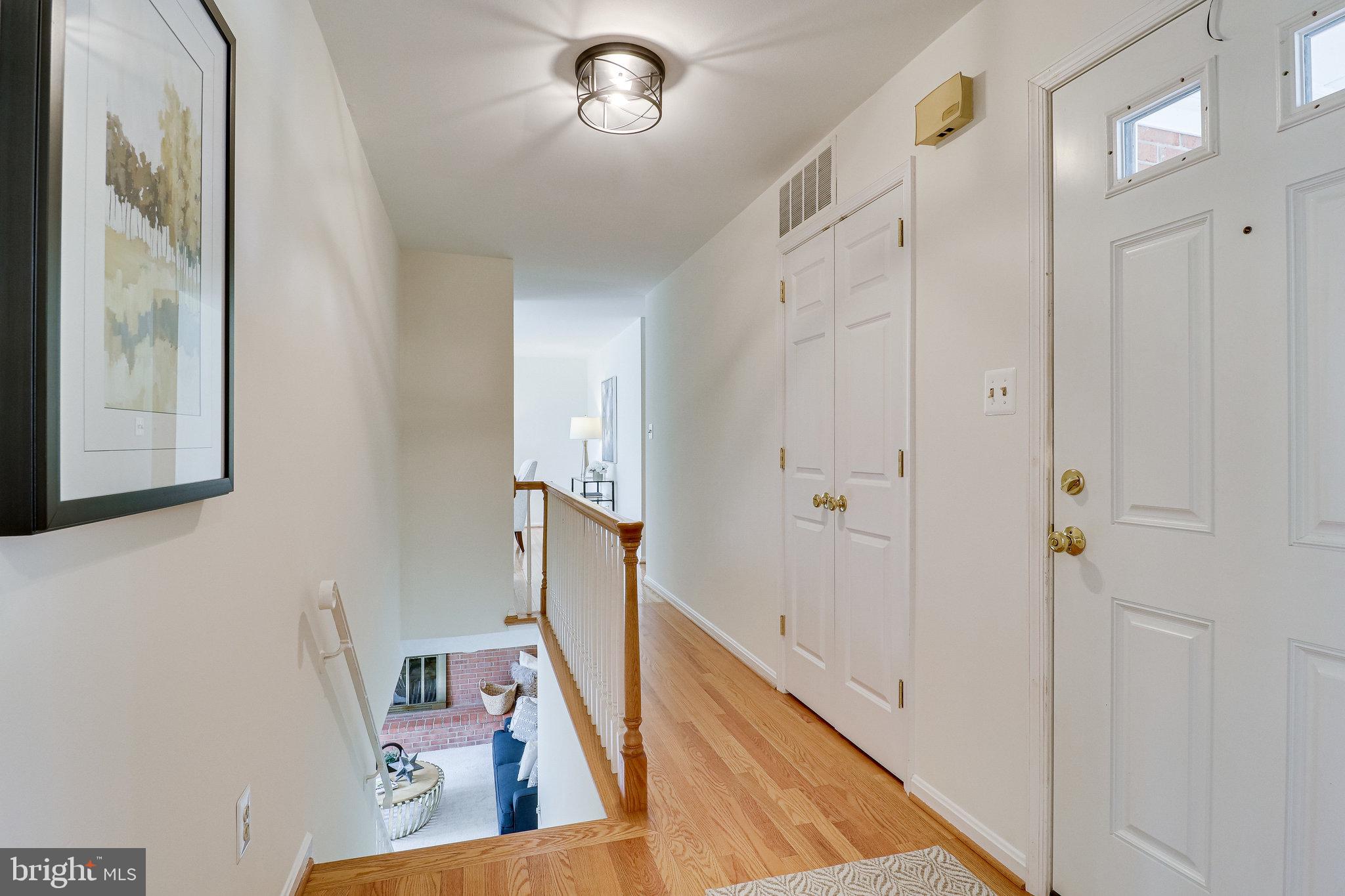 6951 Cottontail Court Springfield, VA 22153 - Photo 4 of 72 Front hall