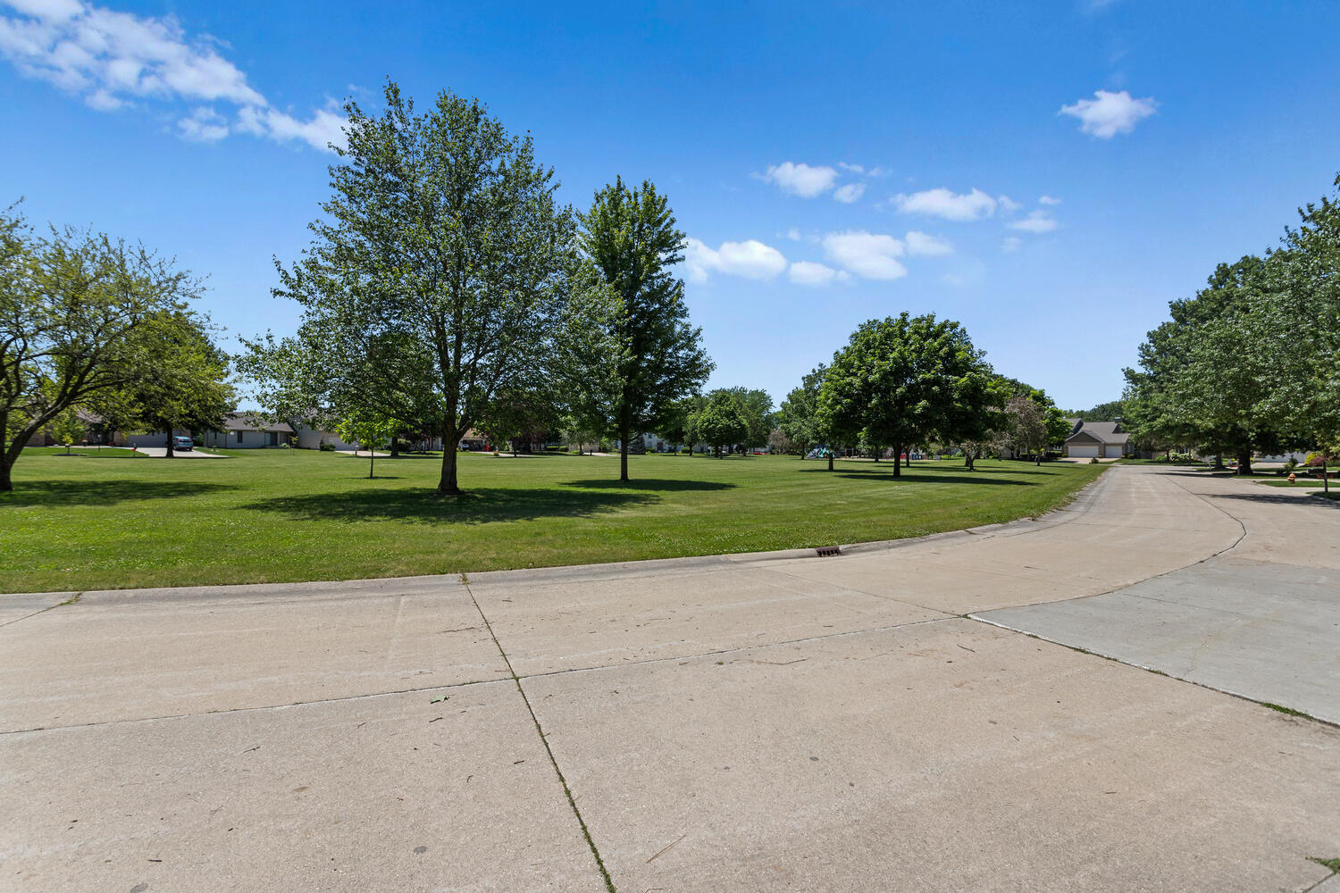 2606 Willoughby Road Champaign, IL 61822 - Photo 39 of 42 Gallery Image 39