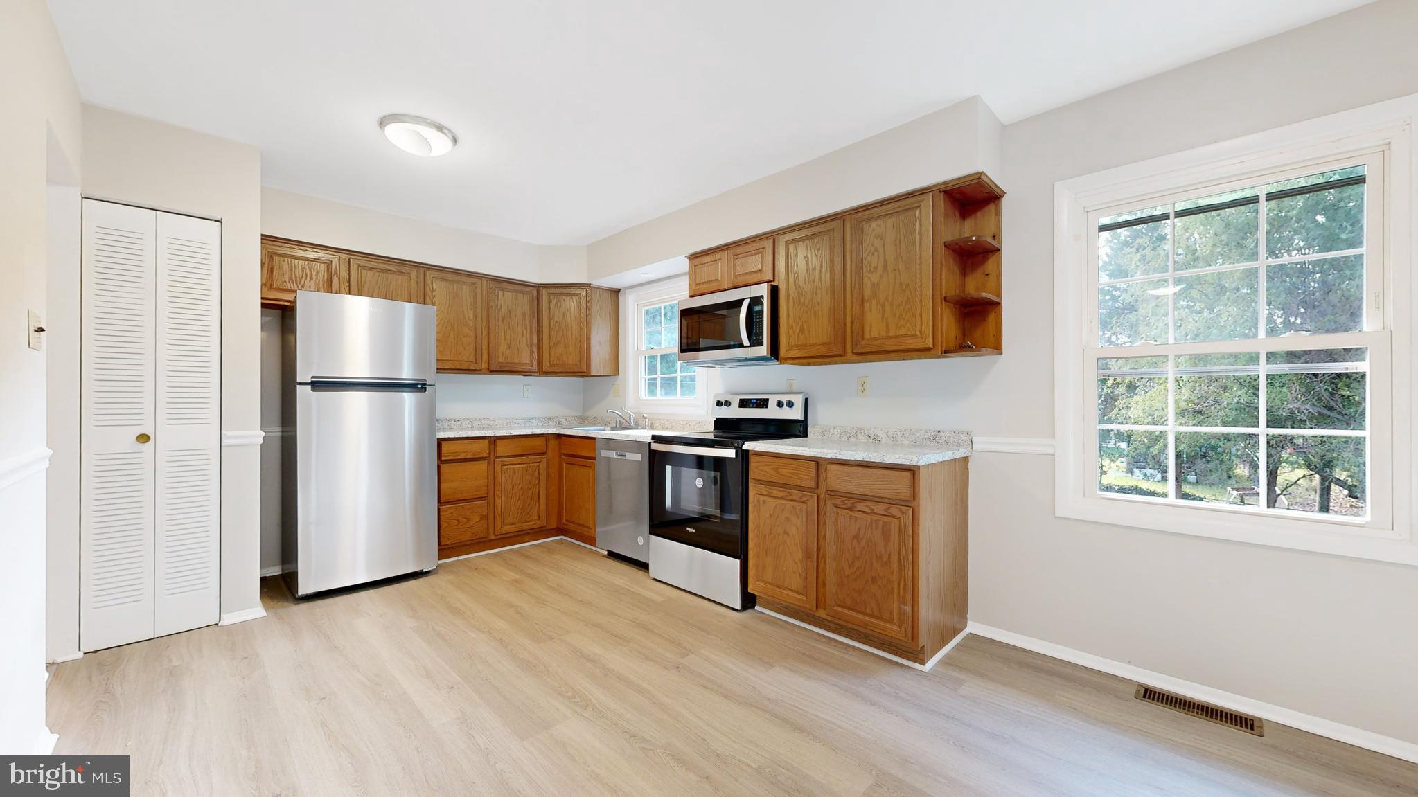 2245 September Drive Gambrills, MD 21054 - Photo 3 of 27 Kitchen with new appliances upper level
