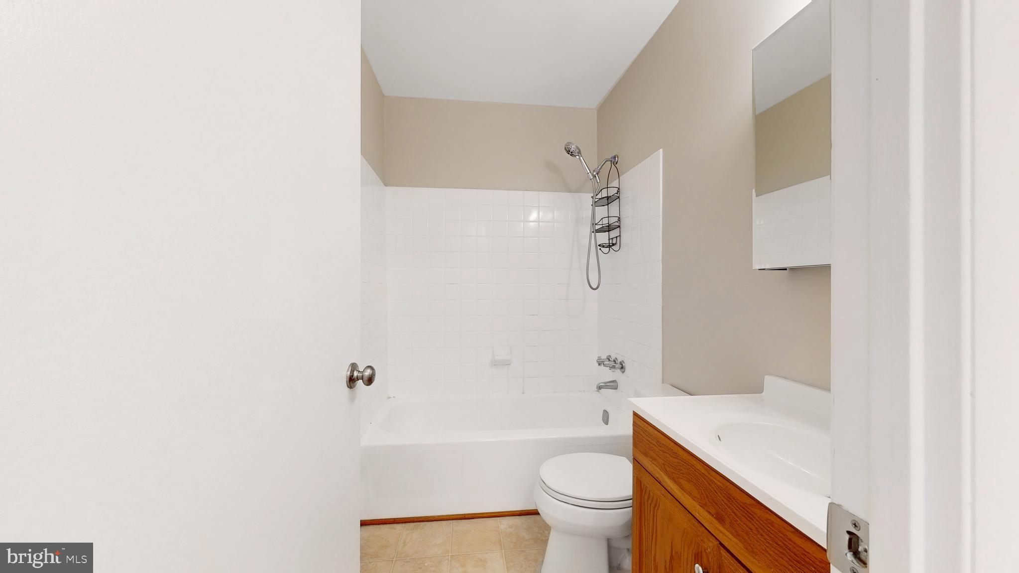 2245 September Drive Gambrills, MD 21054 - Photo 7 of 27 Full Bath - Upper level
