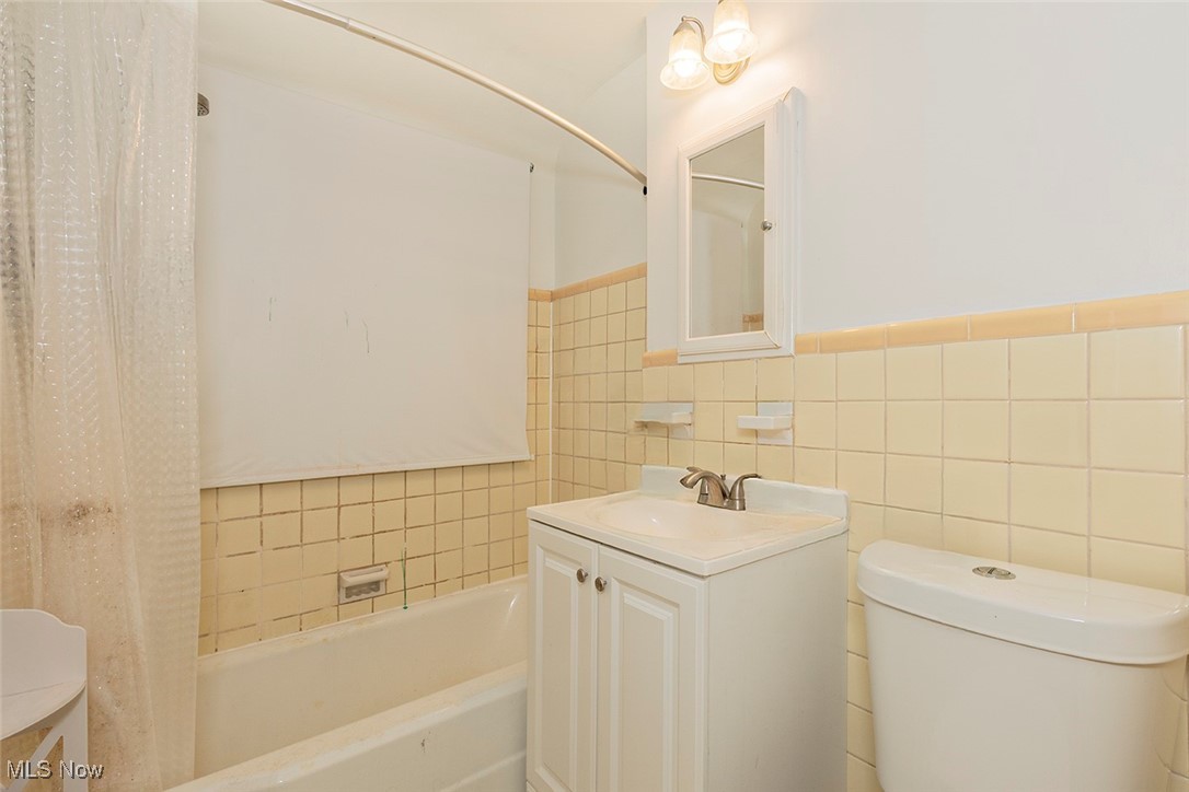 2290-2292 South Overlook Road Cleveland, OH 44106 - Photo 21 of 34 Gallery Image 21
