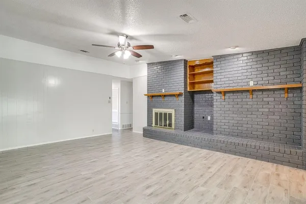 $2,050 | 1225 Crestwood Drive, Cleburne, TX 76033
