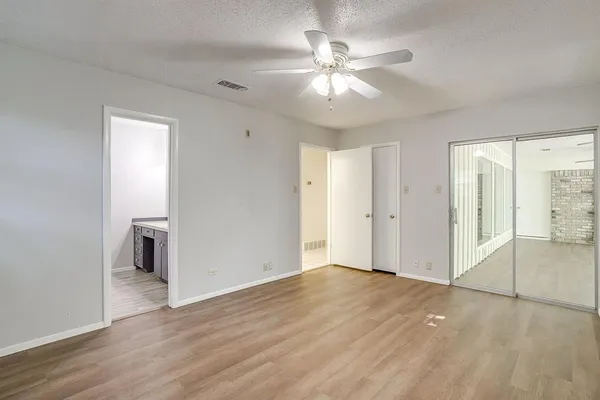$2,050 | 1225 Crestwood Drive, Cleburne, TX 76033