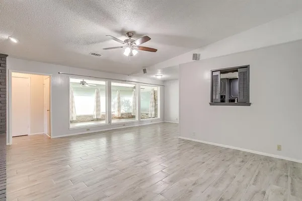 $2,050 | 1225 Crestwood Drive, Cleburne, TX 76033