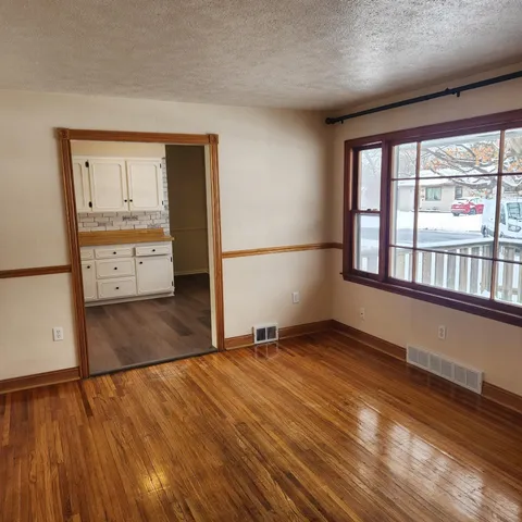 $189,900 | 719 Grand Avenue, Loves Park, IL 61111