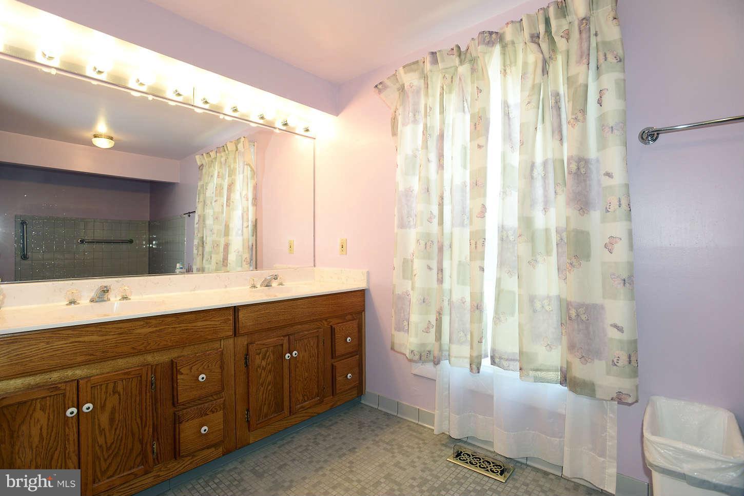 6153 Waiting Spring Columbia, MD 21045 - Photo 15 of 30 Bath (Master)