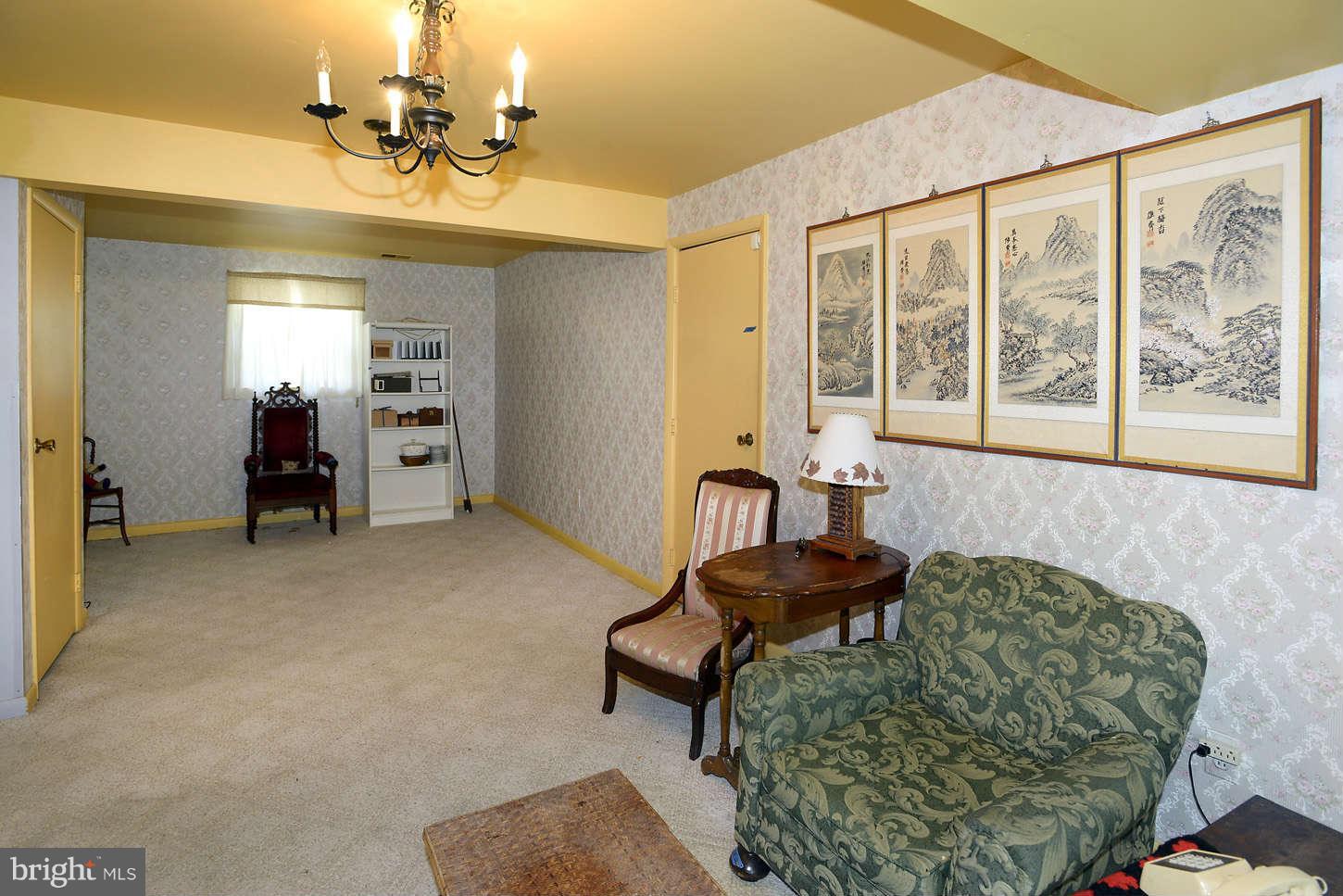 6153 Waiting Spring Columbia, MD 21045 - Photo 20 of 30 Living Room