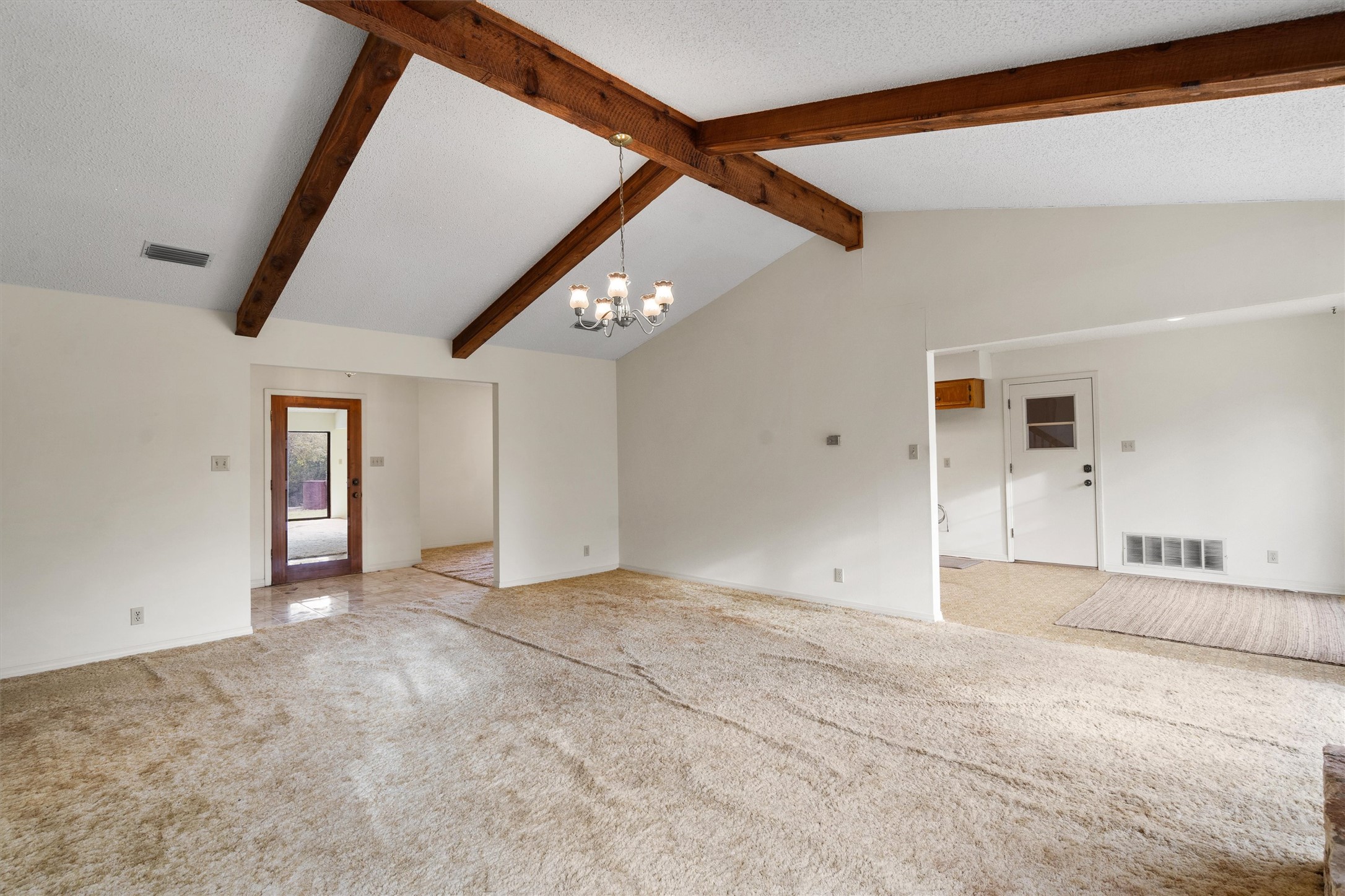 422 Patricia Road Georgetown, TX 78628 - Photo 5 of 39