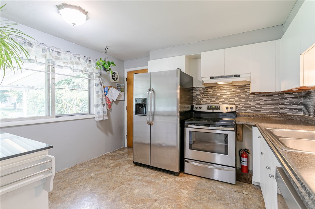 189 Lawson Road Greece, NY 14616 - Photo 3 of 21