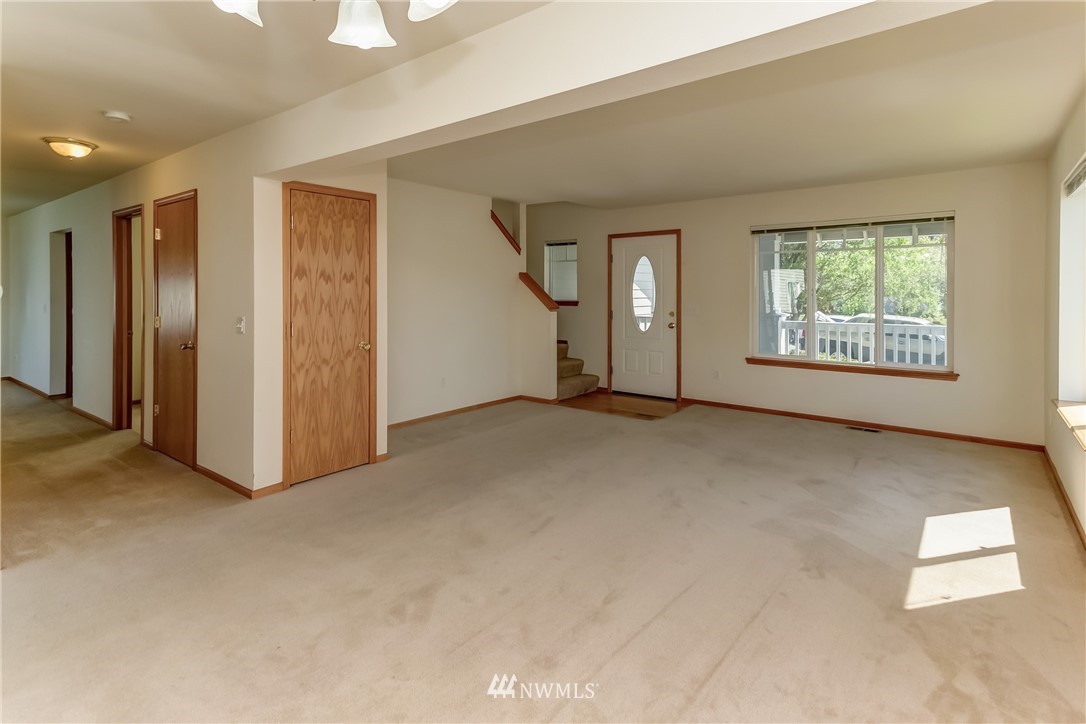3909 Keystone Way Bellingham, WA 98226 - Photo 4 of 25 Gallery Image 4