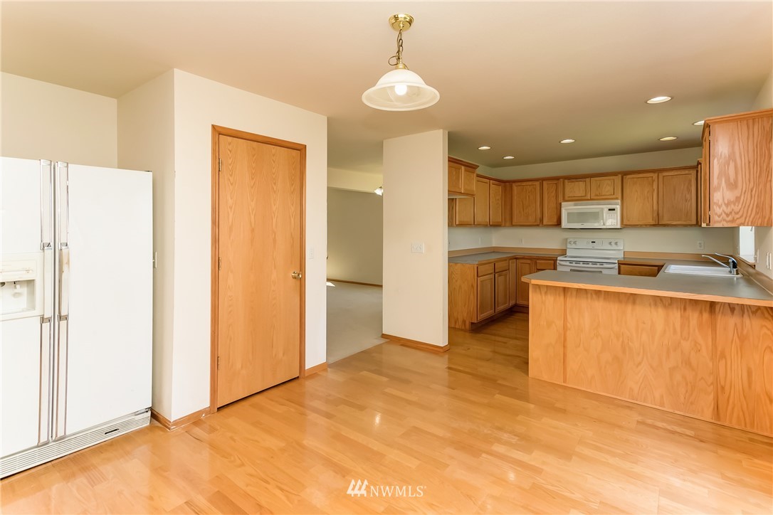 3909 Keystone Way Bellingham, WA 98226 - Photo 5 of 25 Gallery Image 5