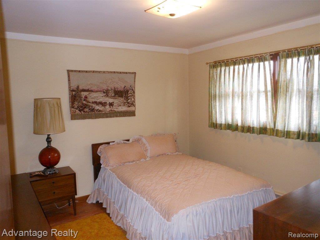 32327 Sutton Road New Baltimore, MI 48047 - Photo 10 of 17 Bedroom