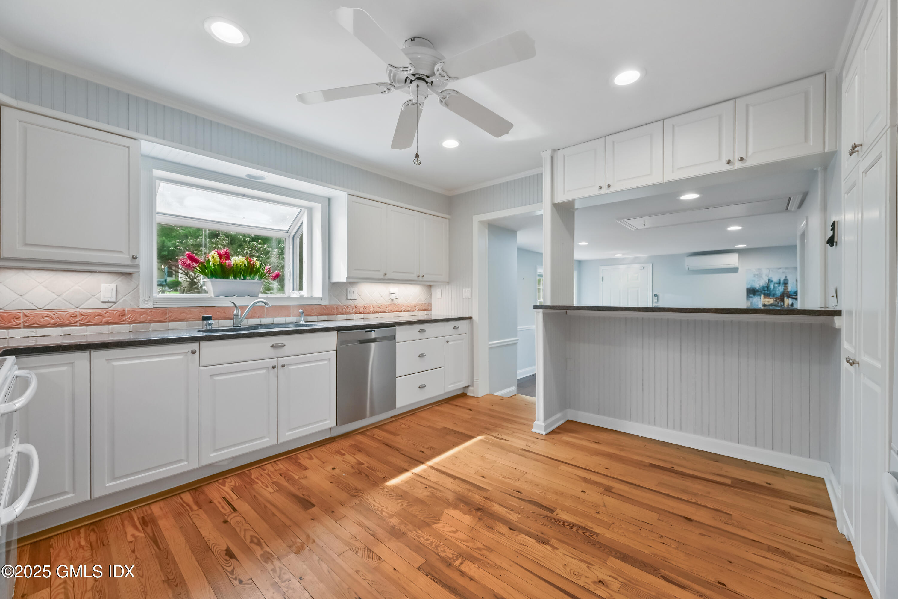 25 Wire Mill Road Stamford, CT 06903 - Photo 22 of 48 Kitchen