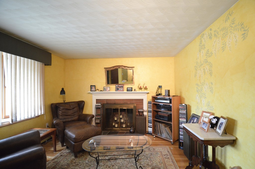 22 Wahtera Road Peabody, MA 01960 - Photo 5 of 19 Gallery Image 5