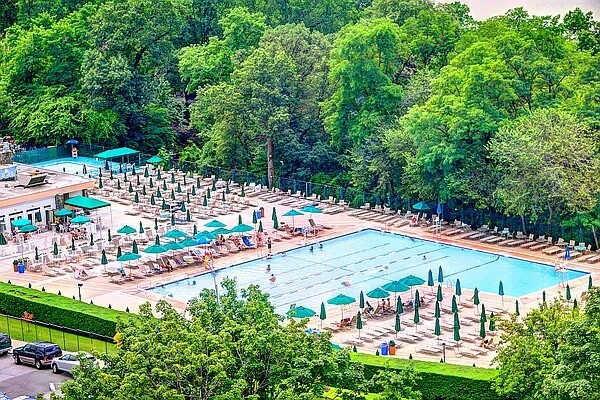 5700 Arlington Avenue, Unit 12T Bronx, NY 10471 - Photo 28 of 39 an outdoor space with seating area