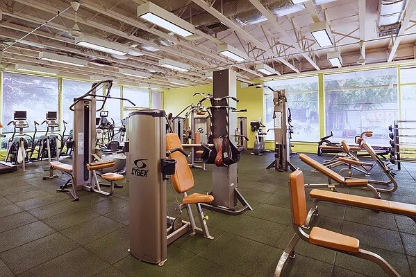 5700 Arlington Avenue, Unit 12T Bronx, NY 10471 - Photo 32 of 39 a view of a room with gym equipment