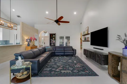 $879,000 | 1560 Wilderness Road, West Palm Beach, FL 33409