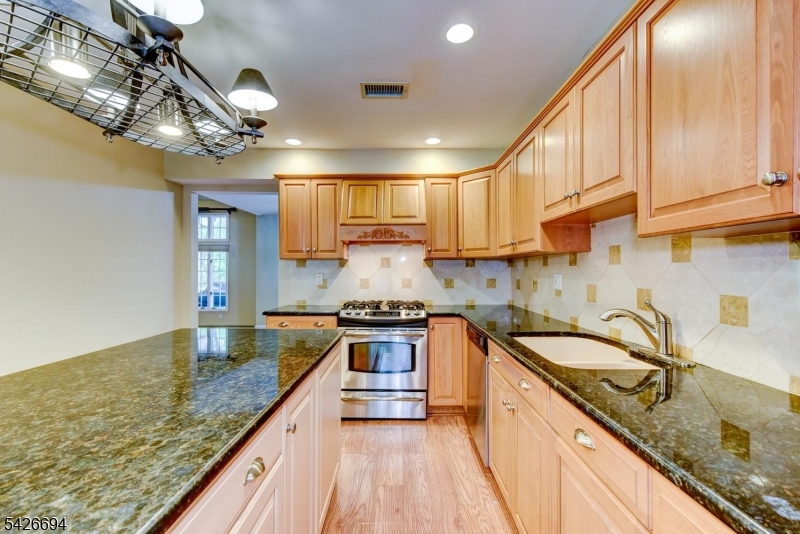7 Matthew Road Wayne, NJ 07470 - Photo 17 of 37