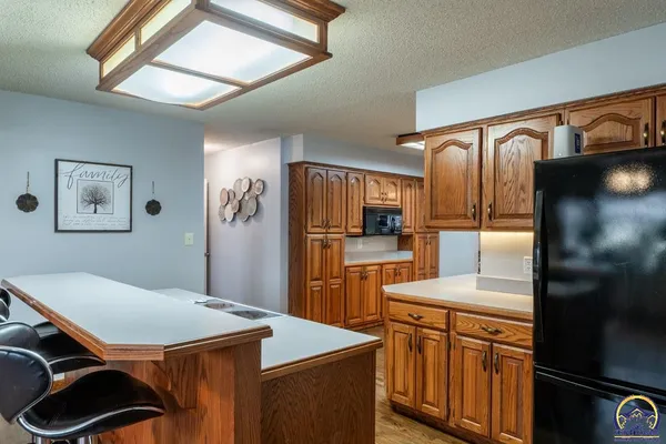 $320,500 | 1033 Southwest Marge Court, Topeka, KS 66615