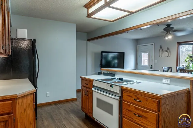 $350,000 | 1033 Southwest Marge Court, Topeka, KS 66615