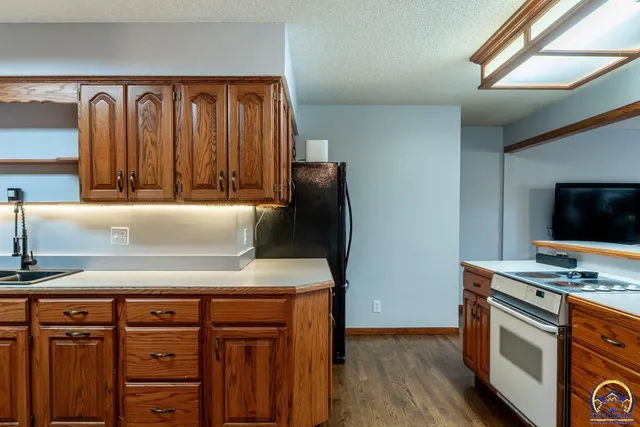 $350,000 | 1033 Southwest Marge Court, Topeka, KS 66615