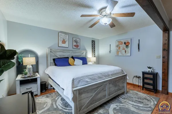 $320,500 | 1033 Southwest Marge Court, Topeka, KS 66615