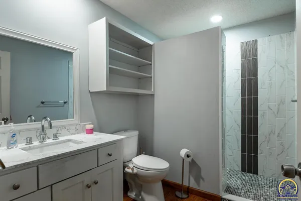 $320,500 | 1033 Southwest Marge Court, Topeka, KS 66615