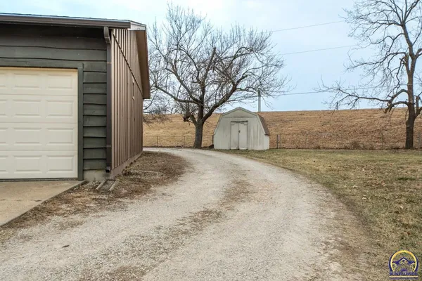 $320,500 | 1033 Southwest Marge Court, Topeka, KS 66615