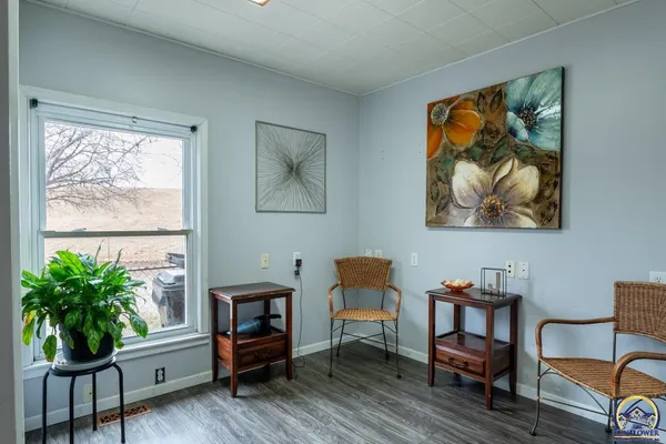 $320,500 | 1033 Southwest Marge Court, Topeka, KS 66615