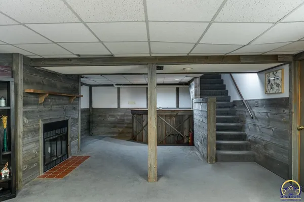 $320,500 | 1033 Southwest Marge Court, Topeka, KS 66615
