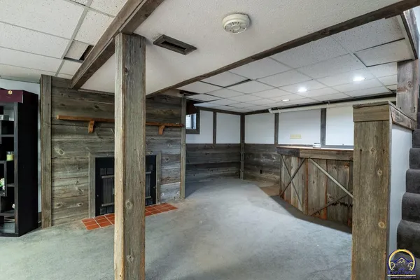 $320,500 | 1033 Southwest Marge Court, Topeka, KS 66615